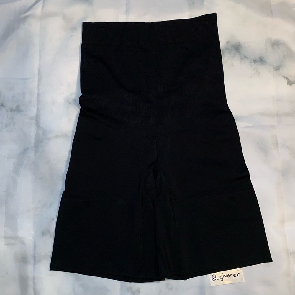 NWOT Wacoal M High Waist Black Shaper Shorts
